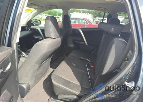 2017 Toyota Rav4 Le z USA, uszkodzony, nr VIN JTMZFREV7HJ117398